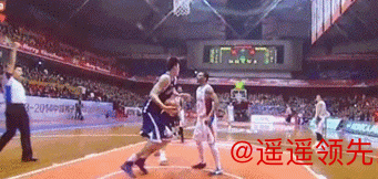 CBA再现奇葩！2米19中锋下黑脚激化矛盾，裁判8分钟狂吹8次技犯
